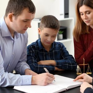 Signs You Need a Family Lawyer for Division of Assets